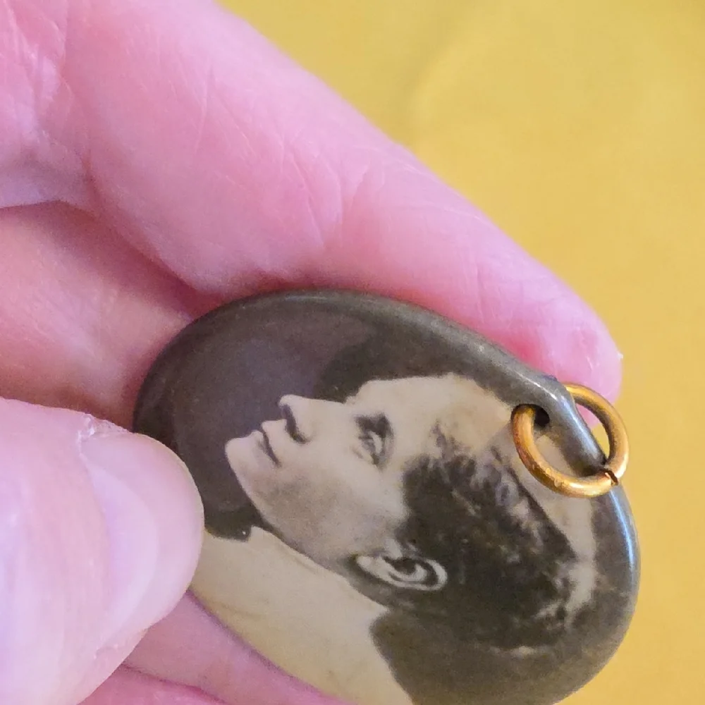 Vintage Commemorative Pendant w/ Frances Elizabeth Caroline Willard (1839–1898) - Picture 5 of 5